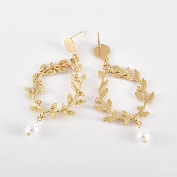 Floral Wreath Freshwater Pearl Gold Hoop Earrings - Picture 6 of 6